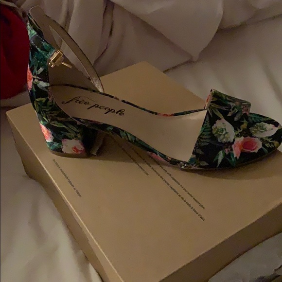 Shoes - Picture 2 of 3